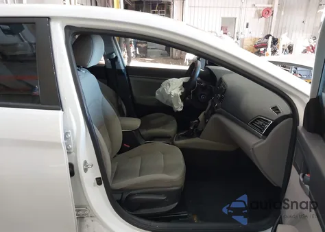 2017 Hyundai Elantra Se z USA, uszkodzony, nr VIN 5NPD74LF9HH210812